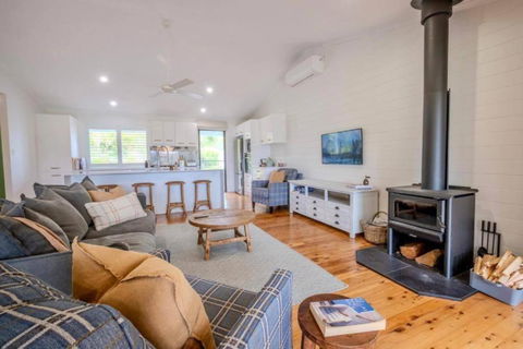 Acreage Near Currumbin Beach - Tweed Heads Accommodation 1