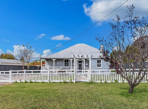 Addisons Stanthorpe With Hot Tub - Tweed Heads Accommodation 0