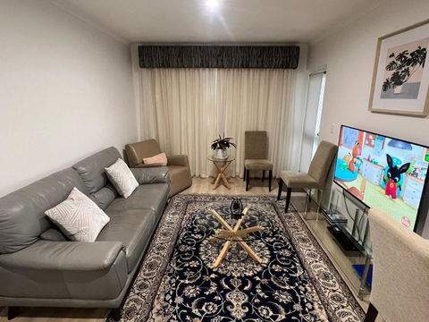 ADELAIDE CBD APARTMENT - 3BR, 2BATH & CARPARK - Tweed Heads Accommodation 1