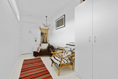 Adrift - Pet-friendly - 5 Min Walk To Bay - Rustic Charm - Tweed Heads Accommodation 4
