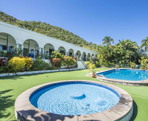 AFFORDABLE ISLAND ESCAPE! Queen Studio, Nelly Bay - Tweed Heads Accommodation 0