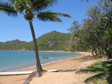 AFFORDABLE ISLAND ESCAPE! Queen Studio, Nelly Bay - Tweed Heads Accommodation 4