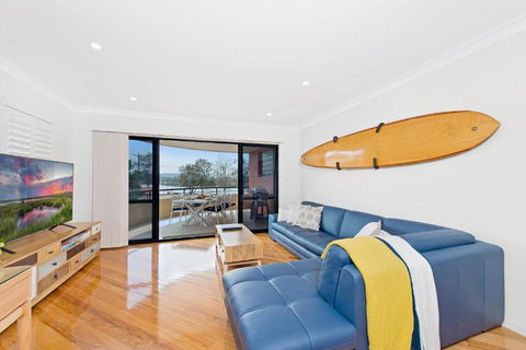 Adrift At Dolphin Cove Apt 5 - Riverfront Modern - Tweed Heads Accommodation 1