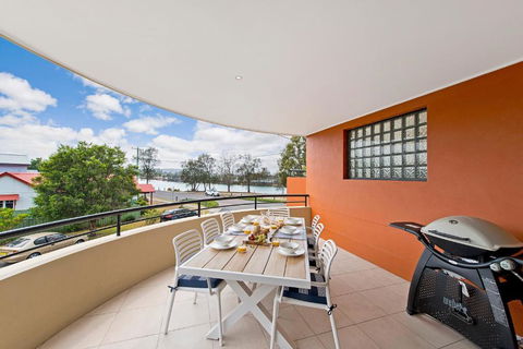 Adrift At Dolphin Cove Apt 5 - Riverfront Modern - Tweed Heads Accommodation 0