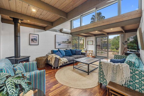 A Sand And Sea Retreat - 150m From Beach, Pet Friendly - Tweed Heads Accommodation 0