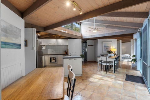 A Sand And Sea Retreat - 150m From Beach, Pet Friendly - Tweed Heads Accommodation 2