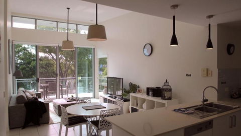 Aircon, Nespresso, Wine - Tweed Heads Accommodation 1