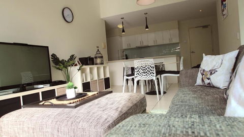 Aircon, Nespresso, Wine - Tweed Heads Accommodation 0