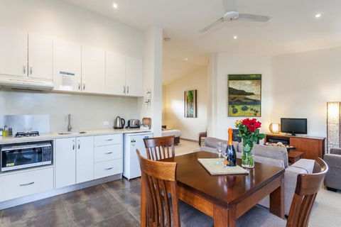 Aireys Inlet Getaway - Tweed Heads Accommodation 1