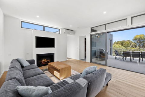 Aireys Sunset Beach House - Tweed Heads Accommodation 3