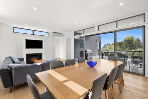 Aireys Sunset Beach House - Tweed Heads Accommodation 4