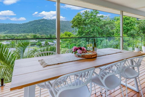 Airlie Abode - Tweed Heads Accommodation 0