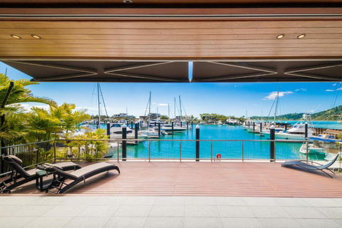Airlie Beach Marina-Front Luxury At 10 The Cove - Tweed Heads Accommodation 1