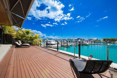 Airlie Beach Marina-Front Luxury At 10 The Cove - Tweed Heads Accommodation 4