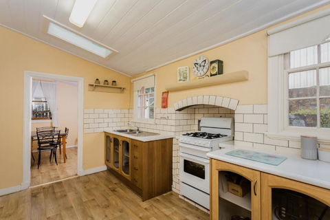 Albany Historic Cottage By The BnB Collection - Tweed Heads Accommodation 2