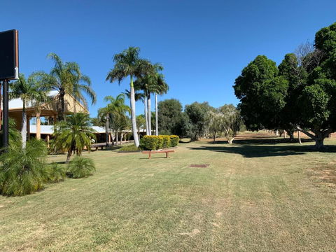 Albert Park Motor Inn-KING BEDS-POOL-SHADED PARKING - Tweed Heads Accommodation 4