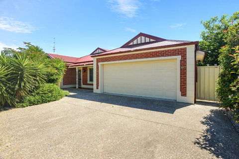 All Seasons Port Elliot Holiday House - Tweed Heads Accommodation 1