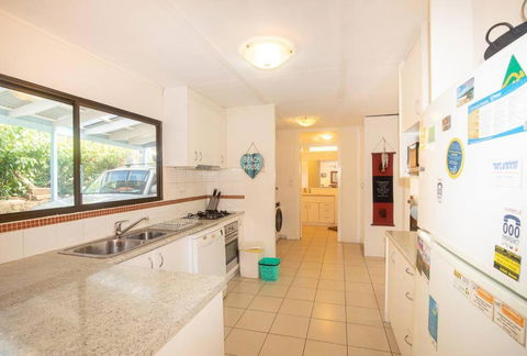 Allamanda Cottage - Close To Beach - Pet Friendly - Tweed Heads Accommodation 2