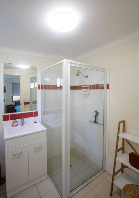 Allamanda Cottage - Close To Beach - Pet Friendly - Tweed Heads Accommodation 4