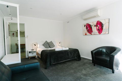 Alpine Riverside Cottages - Tweed Heads Accommodation 2