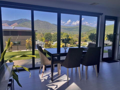 Altura Apartment Bright - Tweed Heads Accommodation 0