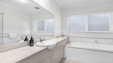 Amaroo Lodge - The Vintage - Tweed Heads Accommodation 1