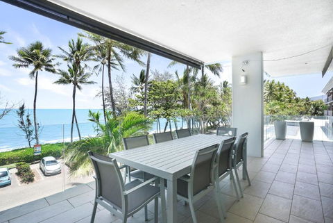 Amaroo - Luxury Apartment Overlooking The Coral Sea - Tweed Heads Accommodation 1