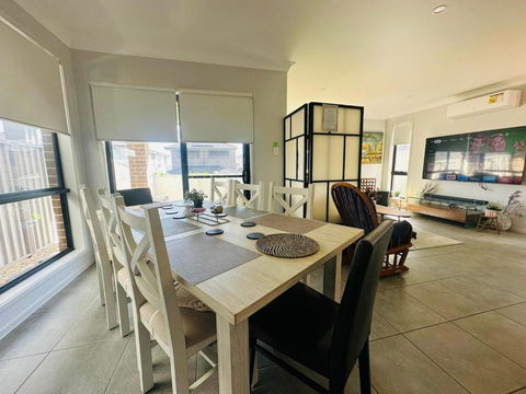 Amazing Air Austral With AC And Built-in Wardrobe - Tweed Heads Accommodation 3