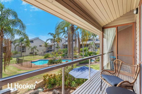 Amazing Waterfront Location - Tweed Heads Accommodation 2
