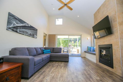 Amber Mist Villa - One - Tweed Heads Accommodation 0
