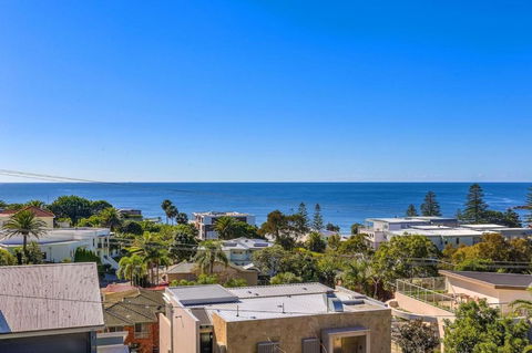 Amelie - Luxury Beach View Condo Minutes To Beach - Tweed Heads Accommodation 3