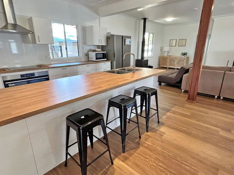 Amity Ohana - Tweed Heads Accommodation 3