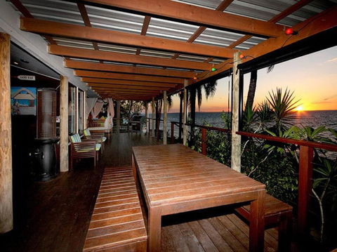 AMITY SHAWS - Tweed Heads Accommodation 2