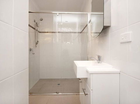 AMITY SHAWS - Tweed Heads Accommodation 3
