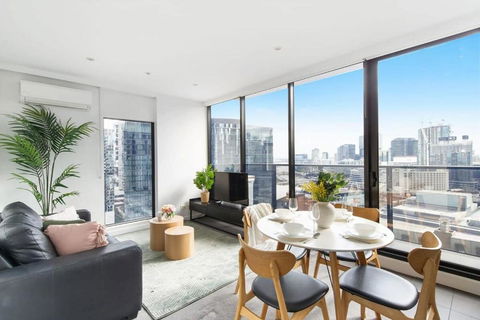 An Amazing 2BR Apt With City Views In Southbank - Tweed Heads Accommodation 0