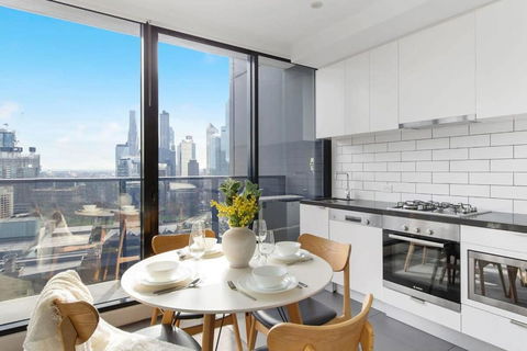 An Amazing 2BR Apt With City Views In Southbank - Tweed Heads Accommodation 3