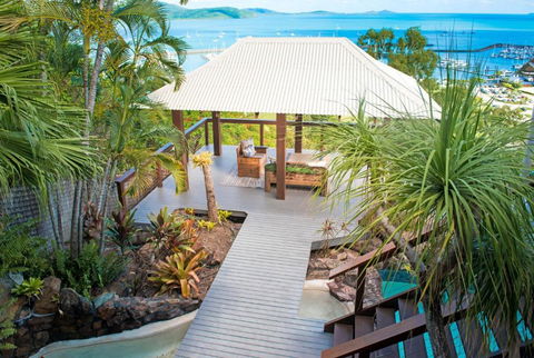 Airlie Beach Seaviews - Tweed Heads Accommodation 4