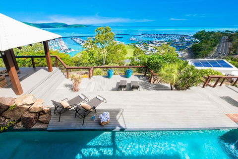 Airlie Beach Seaviews - Tweed Heads Accommodation 1