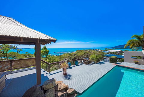 Airlie Beach Seaviews - Tweed Heads Accommodation 3