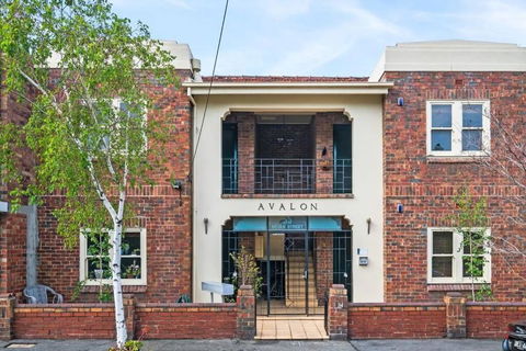 Awesome Albert Park Art Deco Gem 2 Bedroom Bevan 2 - Tweed Heads Accommodation 0