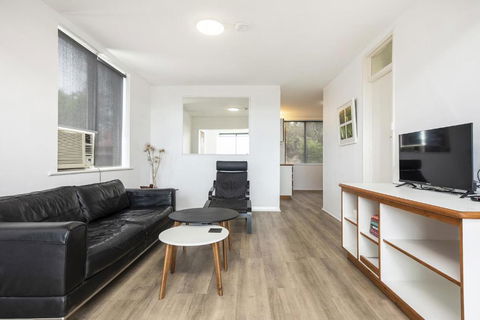 Apartment 201 - Fremantle Studio Apartment With Ocean And Harbour Views - Tweed Heads Accommodation 3