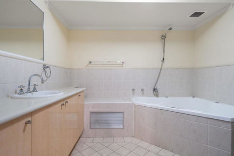 Apartment On William In CBD - 2 Bed 2 Bath Wi-Fi - Tweed Heads Accommodation 4