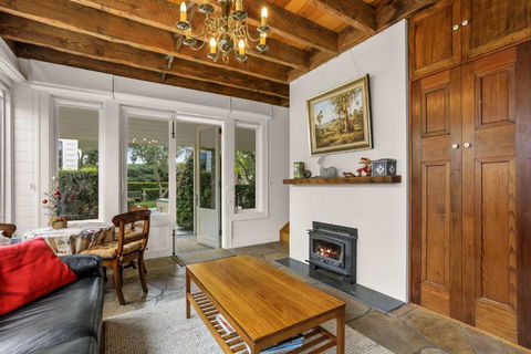 Apollo Bay Guesthouse - Tweed Heads Accommodation 2