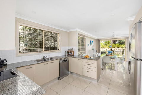 Aqua Lagoon - Great Family Beach Getaway - Tweed Heads Accommodation 4