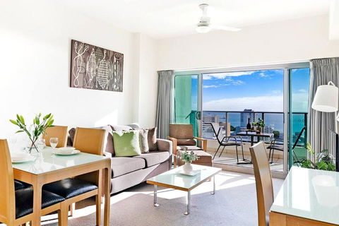 Arafura Suites - Dual-Studio Resort-style Getaway - Tweed Heads Accommodation 0