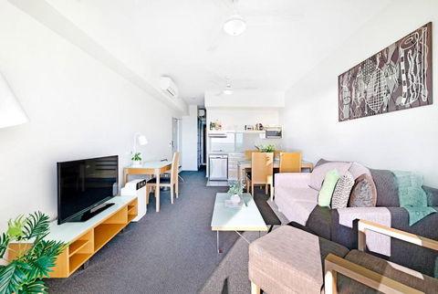 Arafura Suites - Dual-Studio Resort-style Getaway - Tweed Heads Accommodation 3