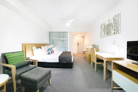 Arafura Suites - Dual-Studio Resort-style Getaway - Tweed Heads Accommodation 4