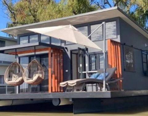 Ark-imedes - Unique Float Home On The Murray River - Tweed Heads Accommodation 3