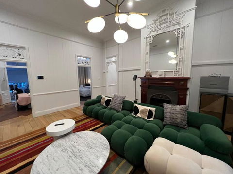 Artists Residence - Tweed Heads Accommodation 0