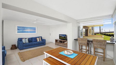 Ashwood 100 Meters To Beach, Shops, Cafes Accom Holidays - Tweed Heads Accommodation 0